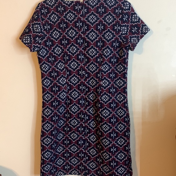 Very pretty print knee length dress - Picture 2 of 7